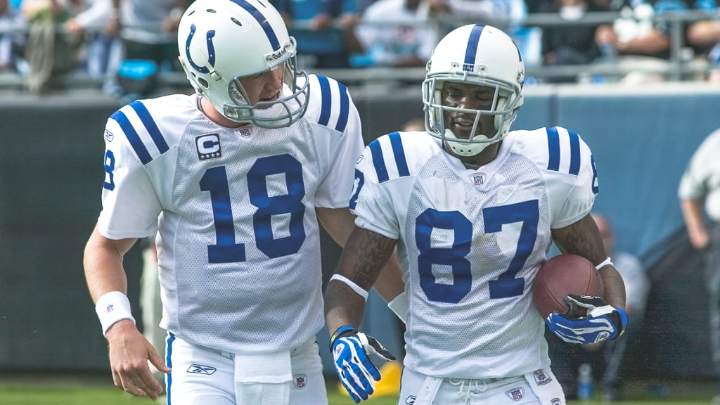 Peyton Manning Throws TD Pass To Reggie Wayne During Jersey Retirement  Ceremony! 