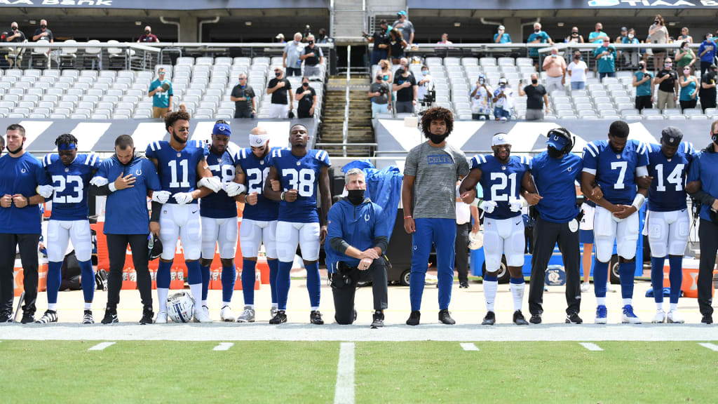 Watch Colts fans burn things after NFL protests during national anthem