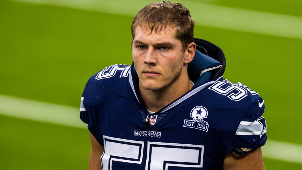 Dallas Cowboys Linebacker Leighton Vander Esch celebrates after