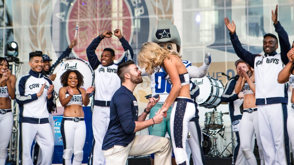 Dallas Cowboys cheerleaders celebrate in style after dominant