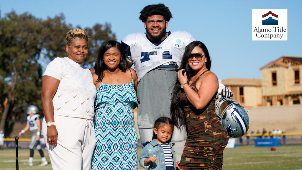 Cowboys RT La'el Collins gives Christmas gift to himself — by