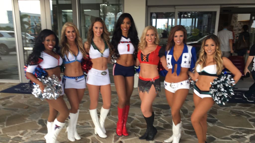 Dallas Cowboys Cheerleaders Donate Artifacts to National Museum of American  History