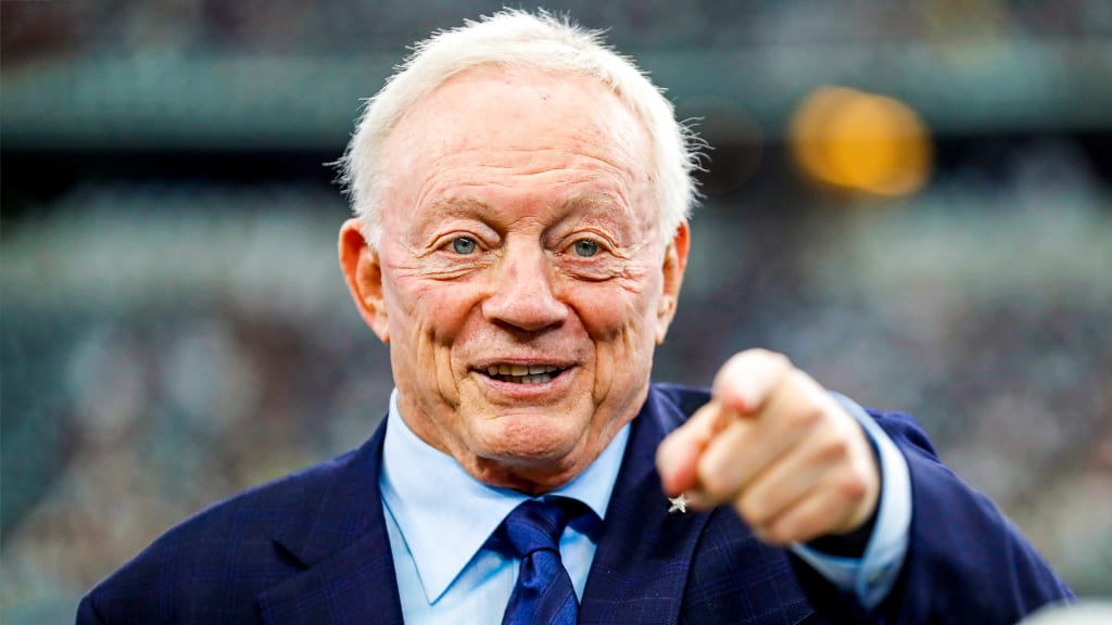 Stephen Jones' approach to free agency is holding the Cowboys back