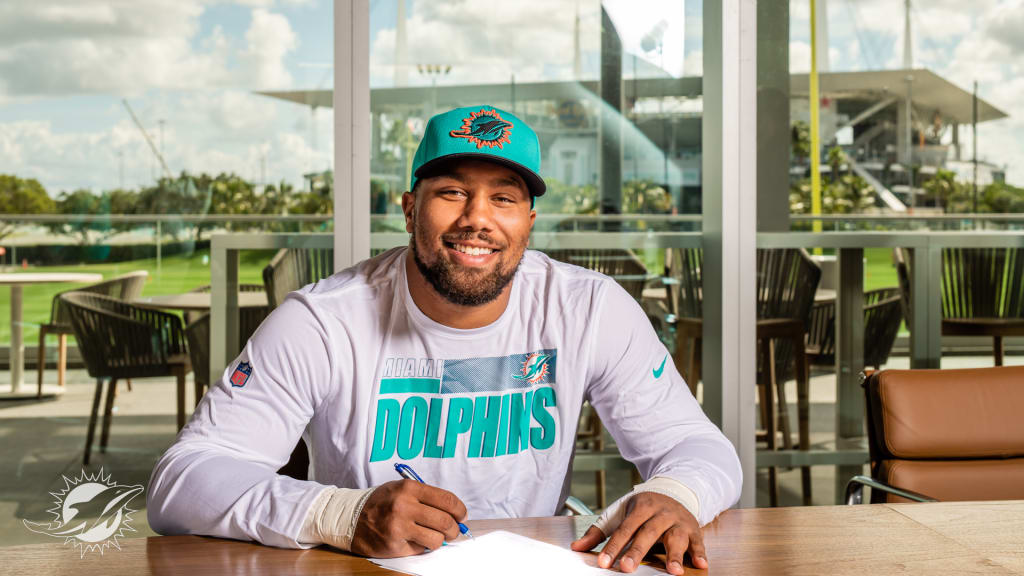 Miami Dolphins sign Chubb to contract extension
