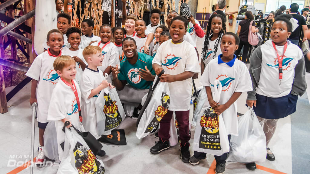 Dolphins Take Elementary School Students to Halloween Shop With A Fin  Presented by Dade County Federal Credit Union