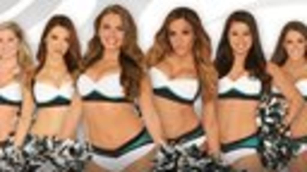 PHOTOS: Cheerleaders Go To Mexico City