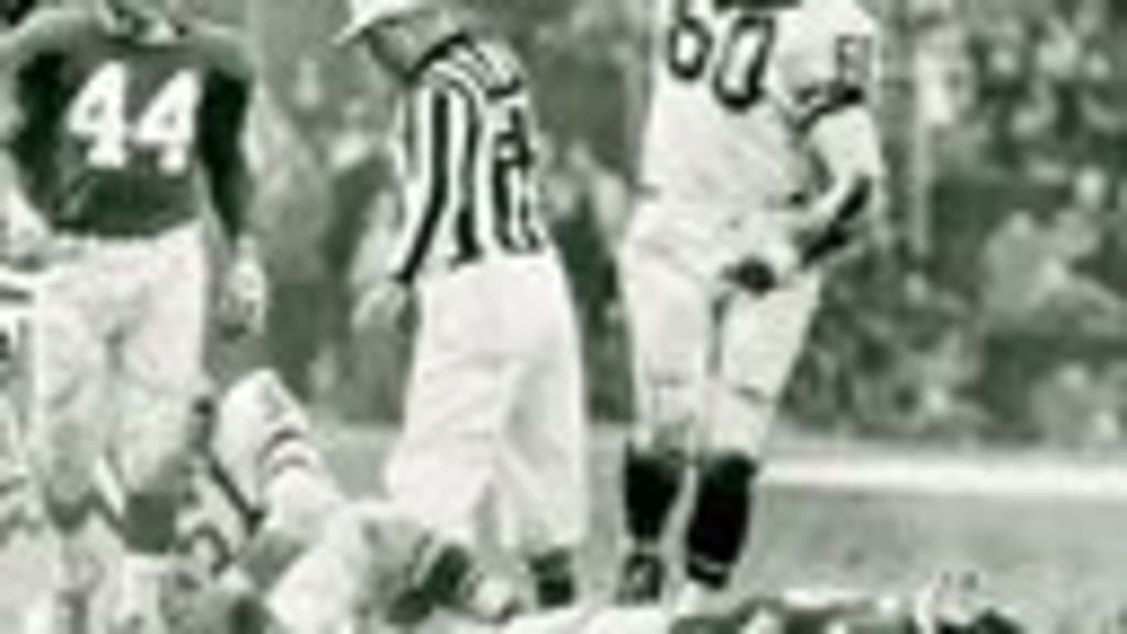 When Frank Gifford Was Knocked Out by One of the Most Vicious