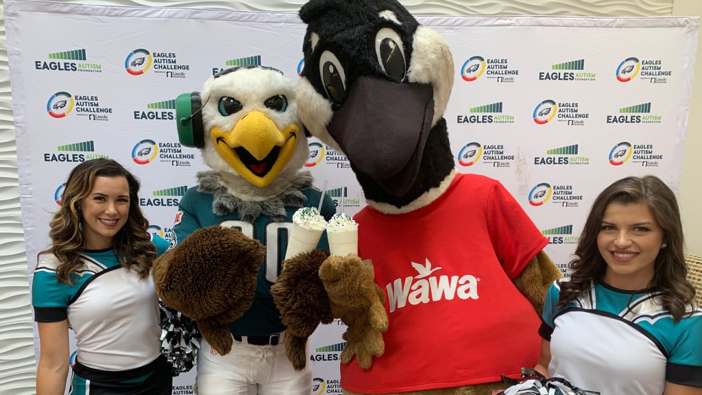 Wawa, with help from Philadelphia Eagles, celebrates milestone store