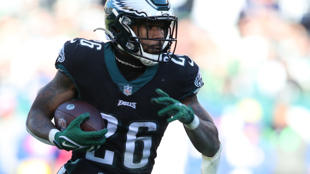 Philadelphia, Pennsylvania, USA. 21st Dec, 2021. Philadelphia Eagles  running back Miles Sanders (26) runs with the ball during the NFL game  between the Washington Football Team and the Philadelphia Eagles at Lincoln