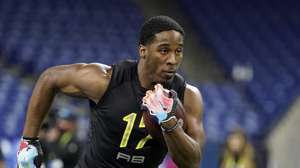 Georgia running back Zamir White runs a drill during the NFL football  scouting combine, Friday, …