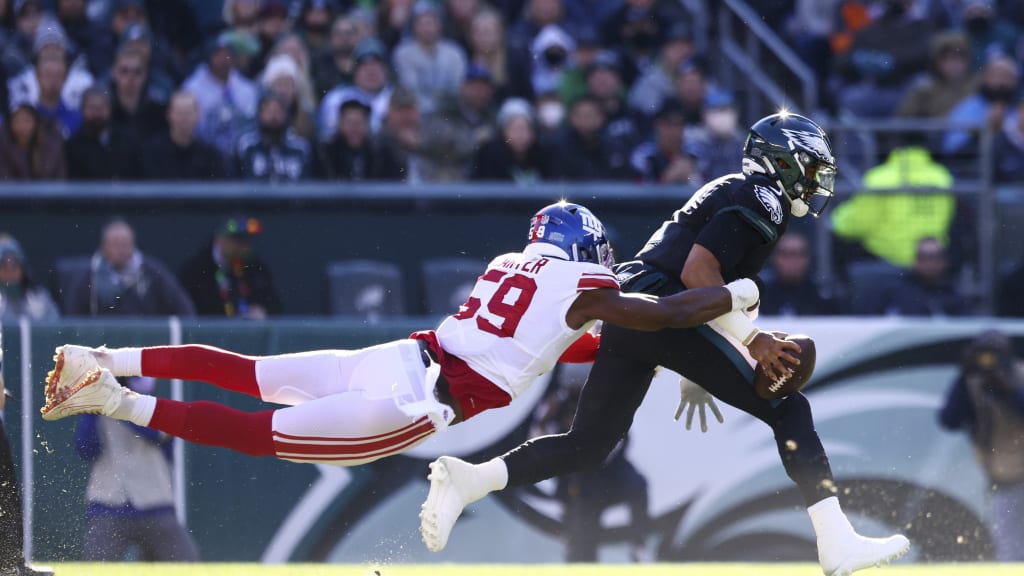 The Falcons officially re-signed OLB Lorenzo Carter to a 2-year