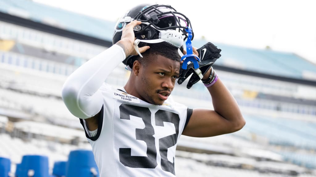 Jacksonville Jaguars cornerback Tyson Campbell (32) runs during an