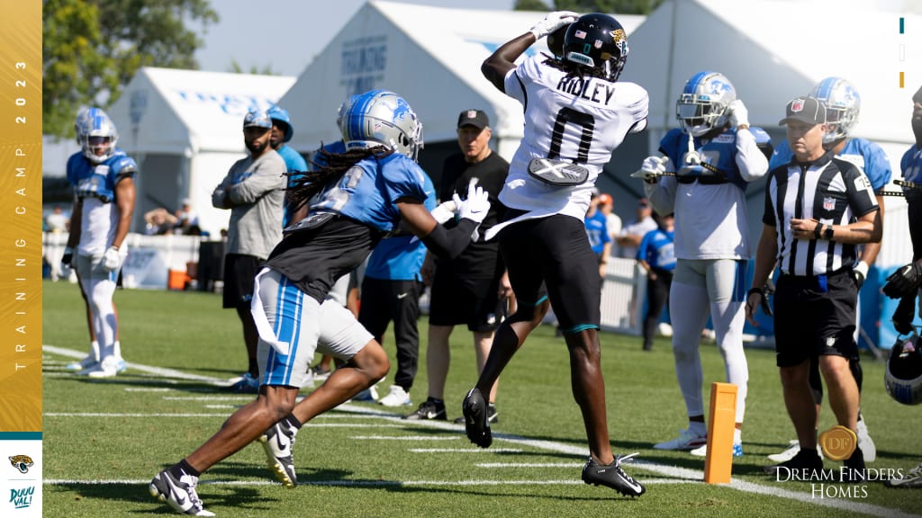 ALLEN PARK, MI - AUGUST 10: Detroit Lions quarterback Jared Goff (16)  throws passes to his receivers during the Detroit Lions Training Camp  practice on August 10, 2022 at the Detroit Lions