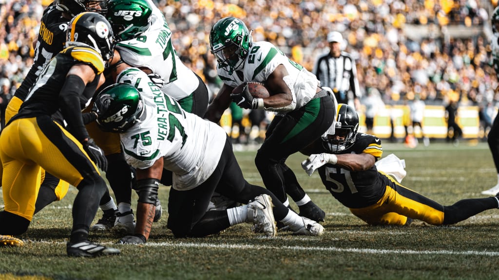 Kenny Pickett makes his debut as the Steelers bench Mitch Trubisky in the  third quarter vs. the Jets 