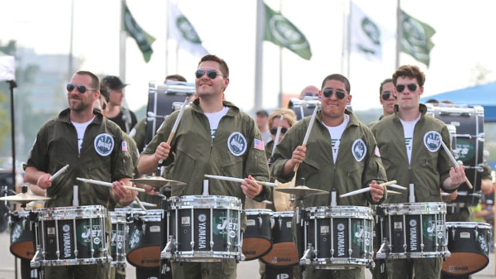 Drumline In Action Vs. Bears