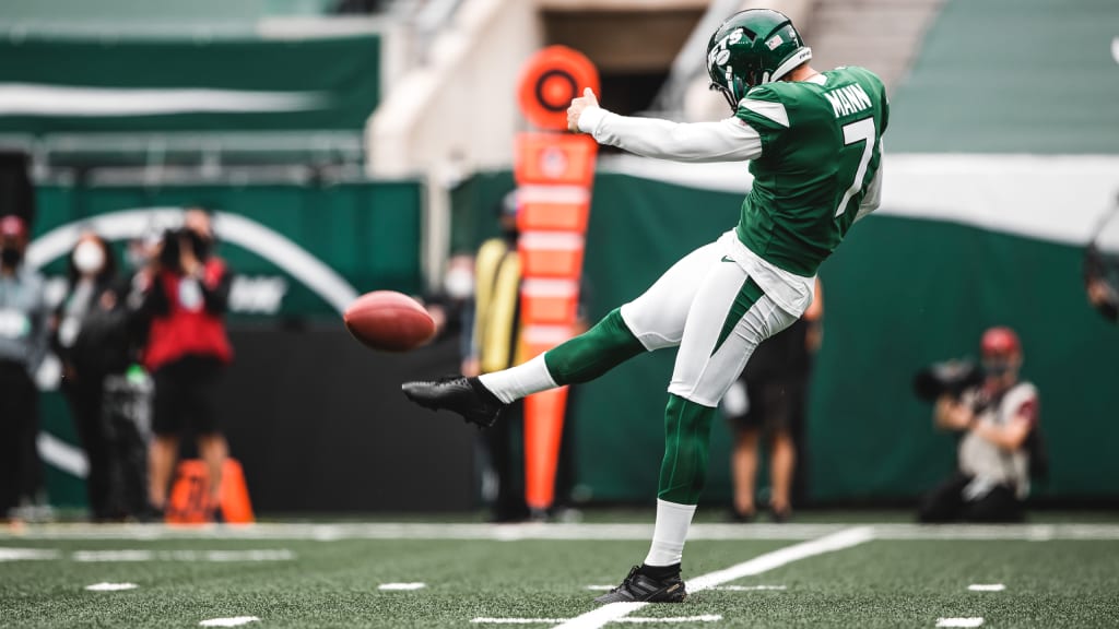 Braden Mann of the New York Jets reacts as he runs off the field News  Photo - Getty Images