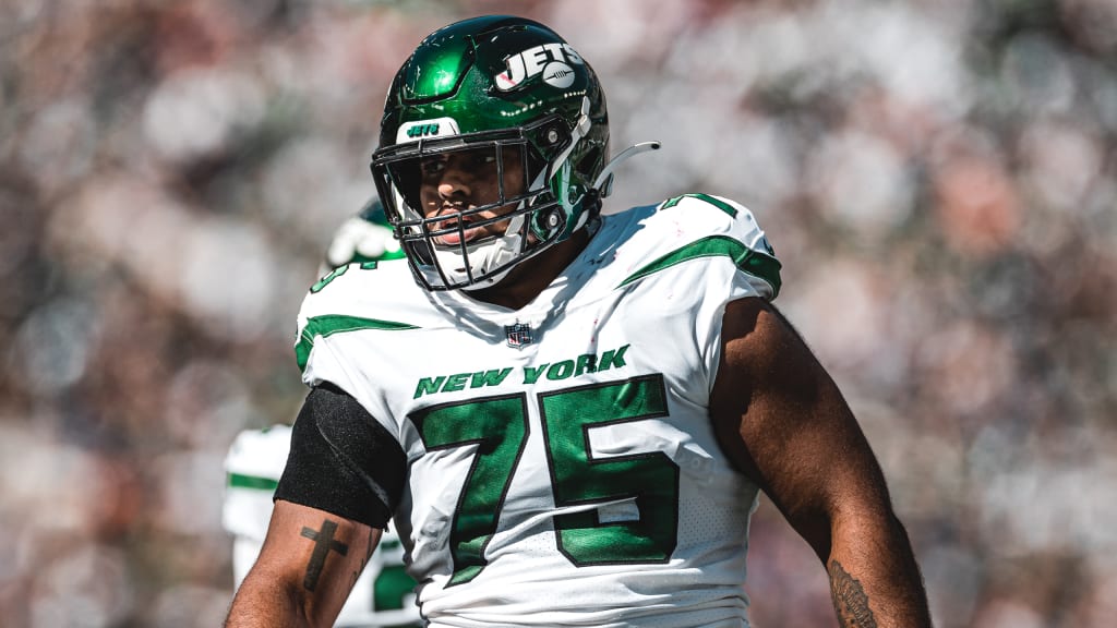 Alijah Vera-Tucker shines brightly amidst the NY Jets' Foxboro