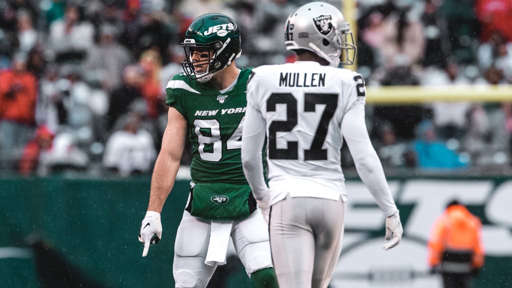 The Jets defeat the Raiders, 34-3, for third consecutive win