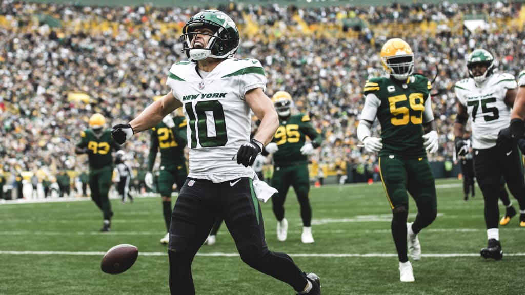 New York Jets defeat Green Bay Packers, final score of 27-10