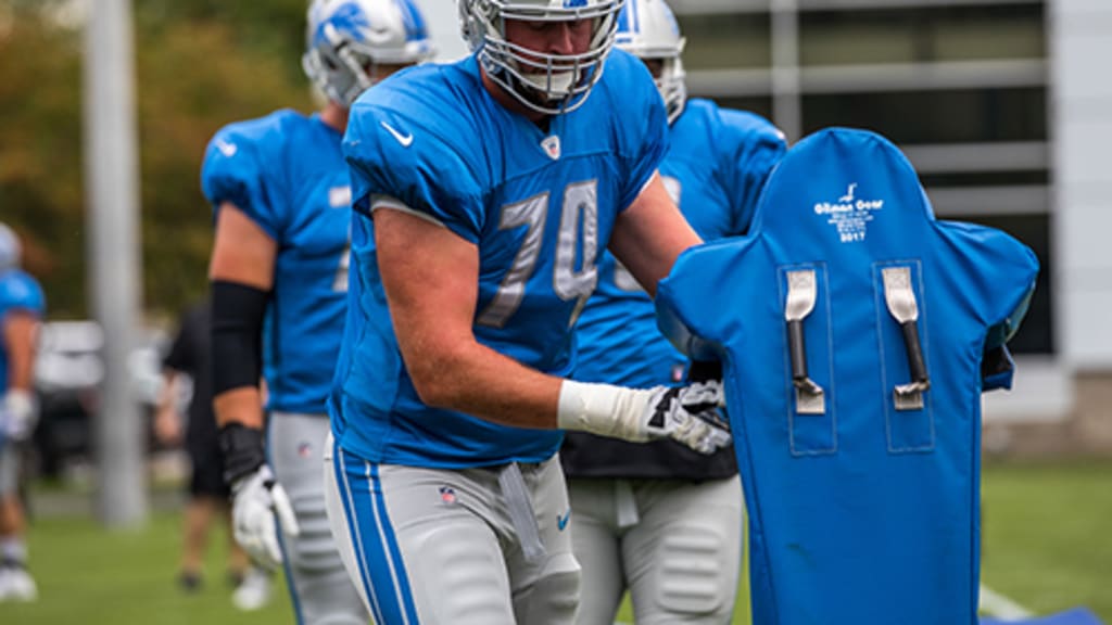 Lions sign T Dan Skipper to active roster and T Storm Norton to practice  squad