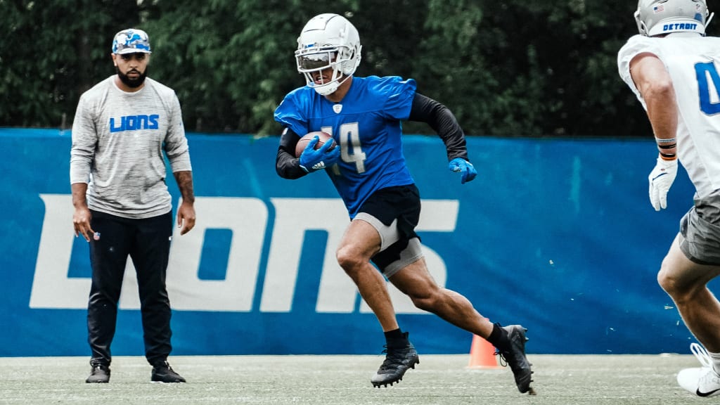 ALLEN PARK, MI - AUGUST 04: Detroit Lions wide receiver Trinity Benson (17)  participates in a passing drill during the Detroit Lions training camp on  August 4, 2022 at the Detroit Lions