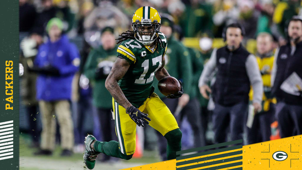 Packers WR Davante Adams tweets that he's at home after hit