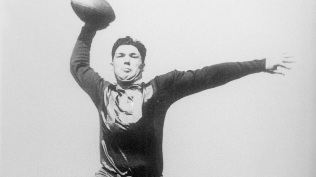 Arnie Herber is considered as the first great QB #arnieherber #greenba