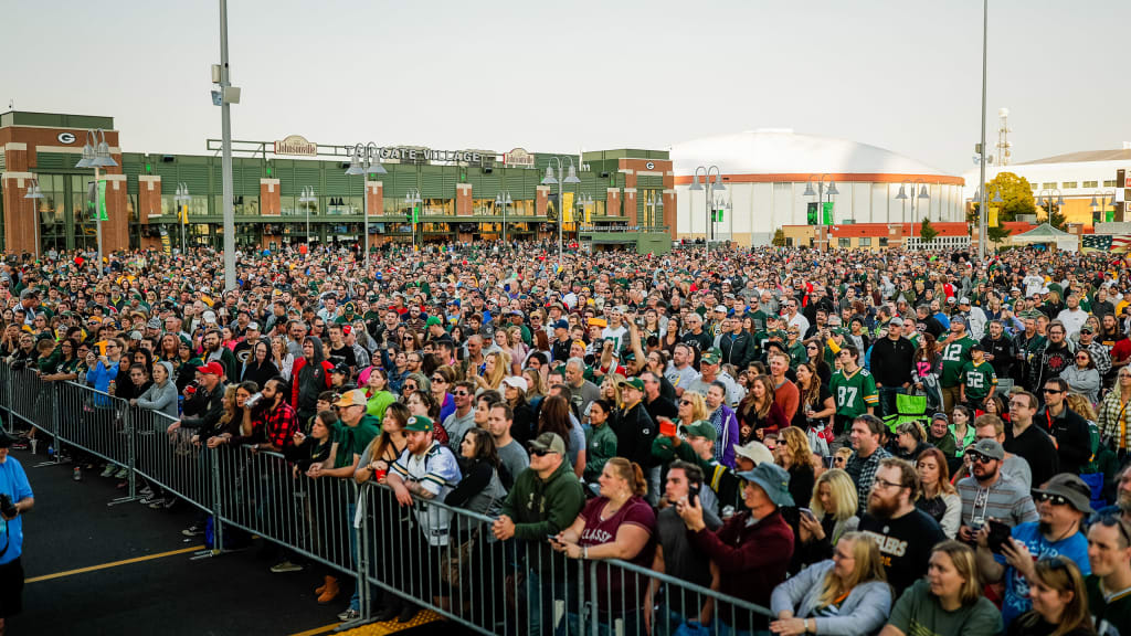 Let's go Green Bay Packers FANS!!!! Join us tomorrow, Sunday, October 2,  2022 and cheer on your Packers. 4:25 pm KICKOFF. Green Bay Packers…