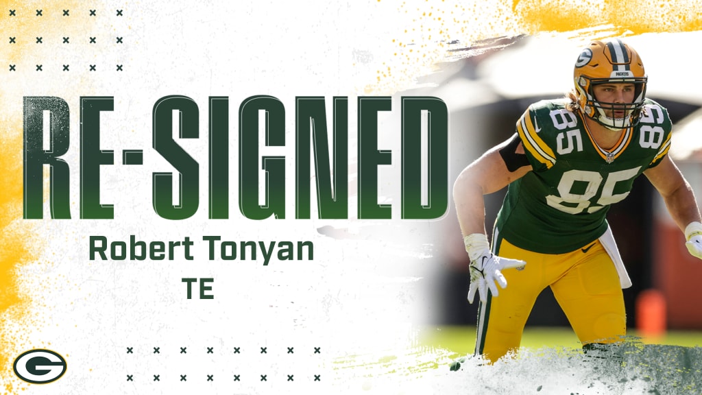 Packers re-sign tight end Robert Tonyan