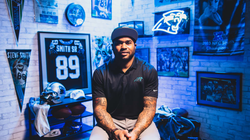 Steve Smith SR. donning Steelers gear. Tell me if you had that on