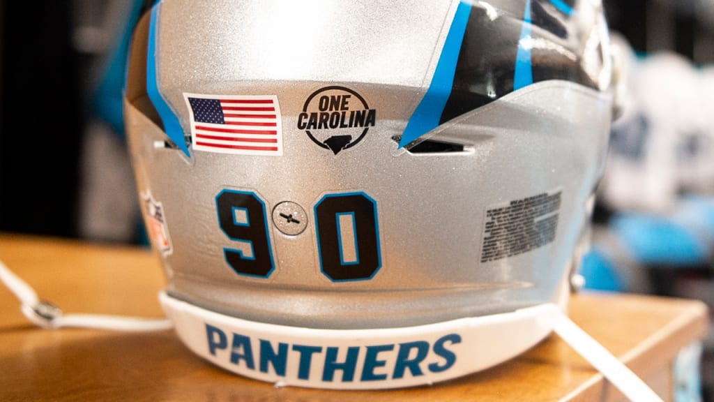 1 Pack mit 2 North Carolina Panthers Bestickt Helm & Logo Aufnäher Artikel #07 
