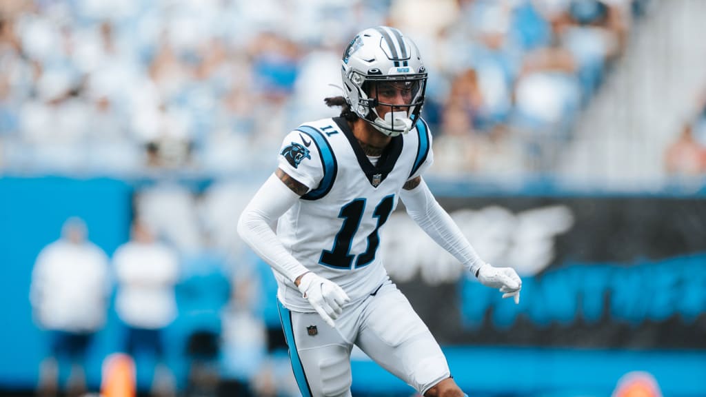 Philadelphia, Pennsylvania, USA. 21st Oct, 2018. Carolina Panthers  defensive end Julius Peppers (90) in action during the NFL game between the  Carolina Panthers and the Philadelphia Eagles at Lincoln Financial Field in