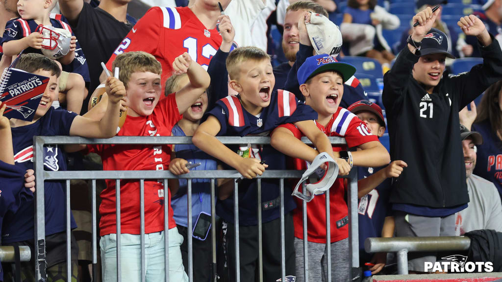 Fans flock to Foxboro for Day 1 of Patriots training camp