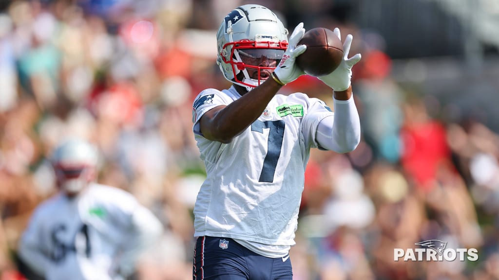 First look at JuJu Smith-Schuster and Mike Gesicki in Patriots uniform