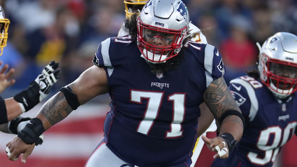 Defensive lineman Danny Shelton is leaving the Patriots to sign with the  Lions