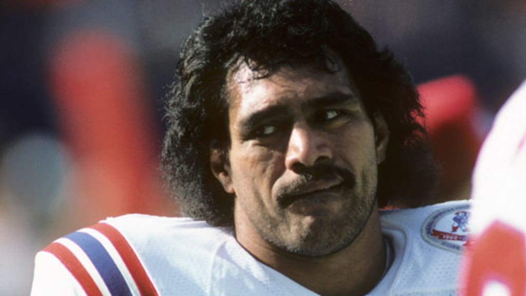 Patriots alumni to present $10,000 in Mosi Tatupu scholarships