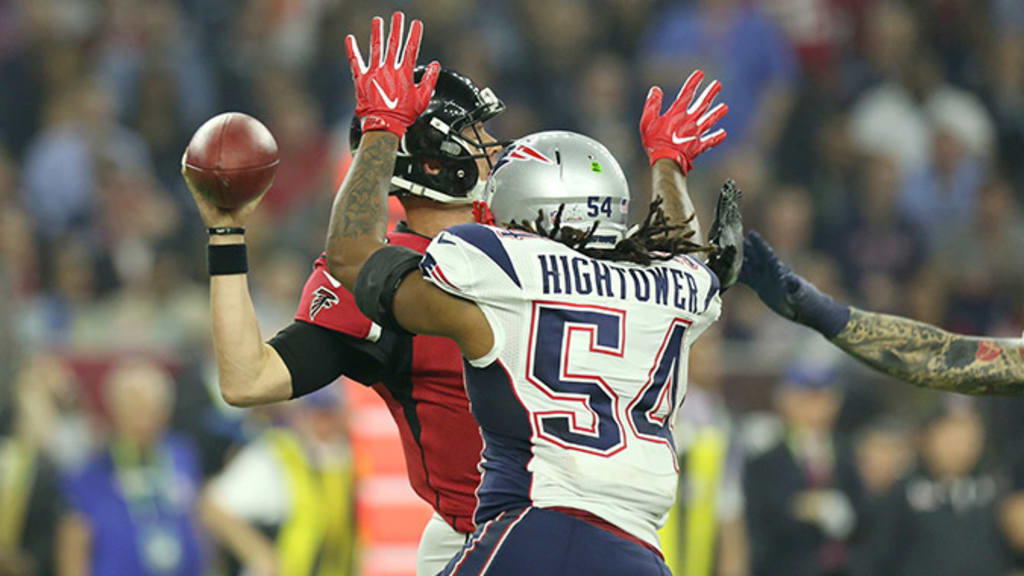 Patriots keeping Dont'a Hightower locker, No. 54 free out of