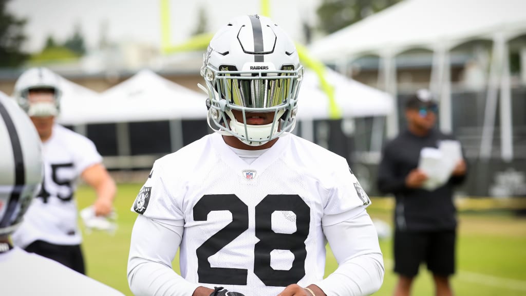 Josh Jacobs is eager to learn from Todd Gurley during Raiders-Rams