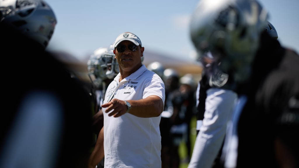 Art Shell earned status as Raiders legend on 2 fronts, Raiders News