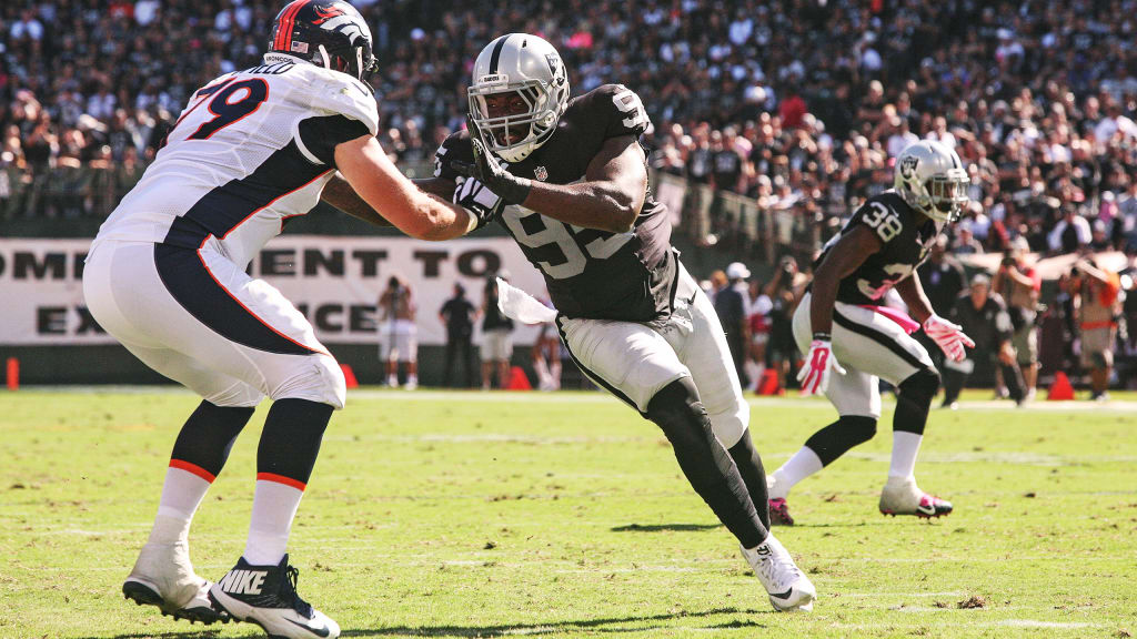 Raiders sign defensive end Benson Mayowa