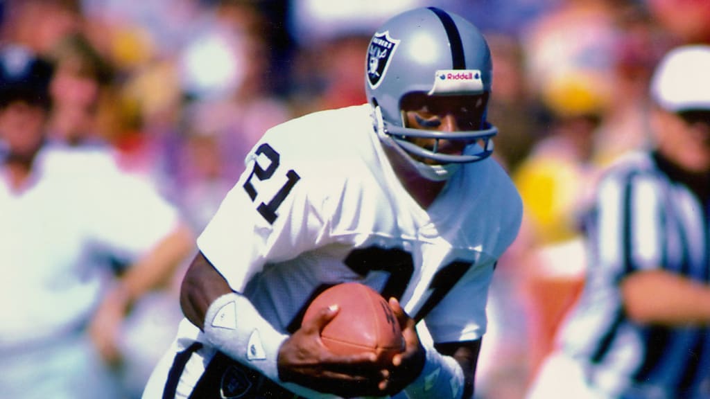 Pro Football Hall of Fame on X: Cliff Branch has been elected to the HOF  Class of 2022. #PFHOF22