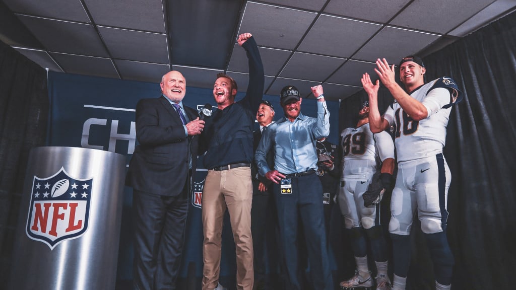 Los Angeles Rams presented with George Halas trophy after winning NFC  Championship