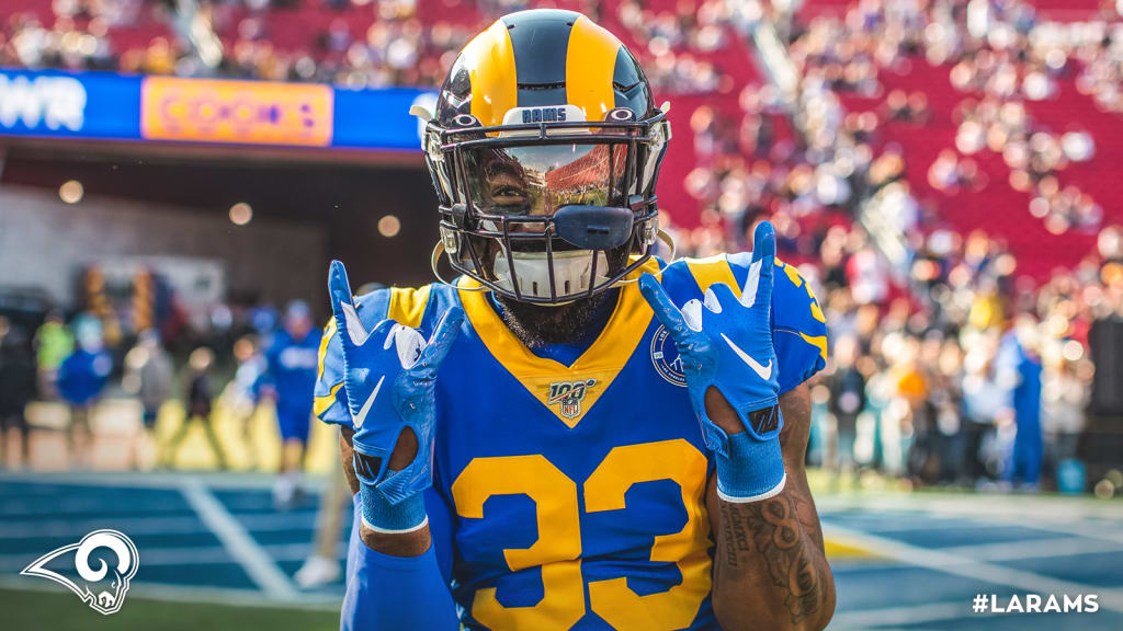 Nick Scott pranks his teammates for Rams' Christmas Day game with