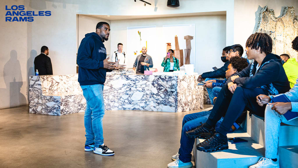 Rams LB Bobby Wagner Hosts Students For L.A. Tech Tour