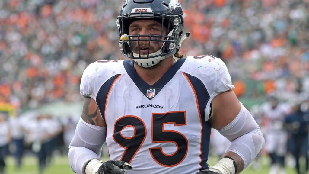 Broncos' Derek Wolfe sets career high for sacks, dislocates elbow