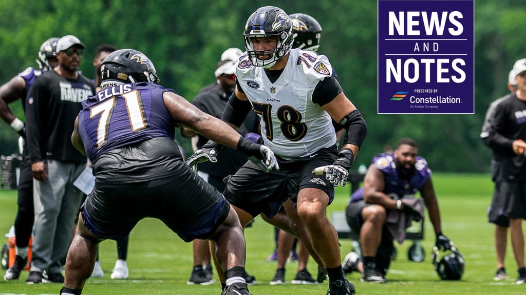 Baltimore Ravens tackle Alejandro Villanueva, right, and Ben