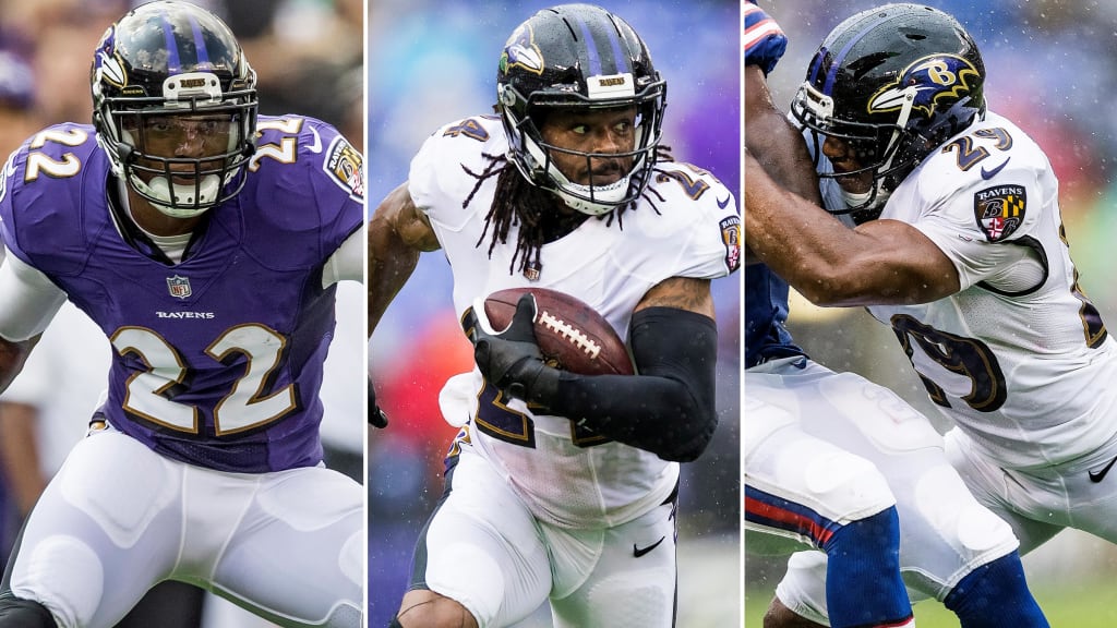 Baltimore Ravens cornerback Jimmy Smith (22) warms up before an