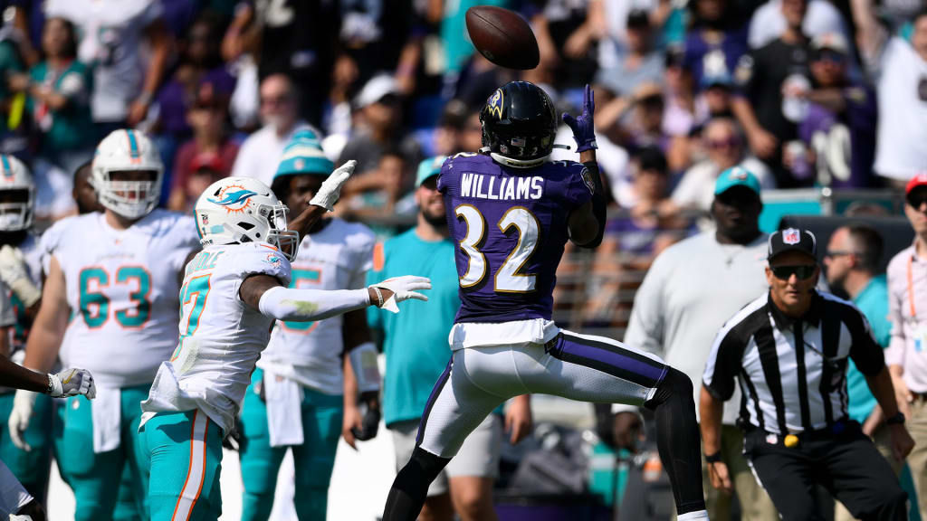 Baltimore Ravens safety Marcus Williams (32) warms up before an