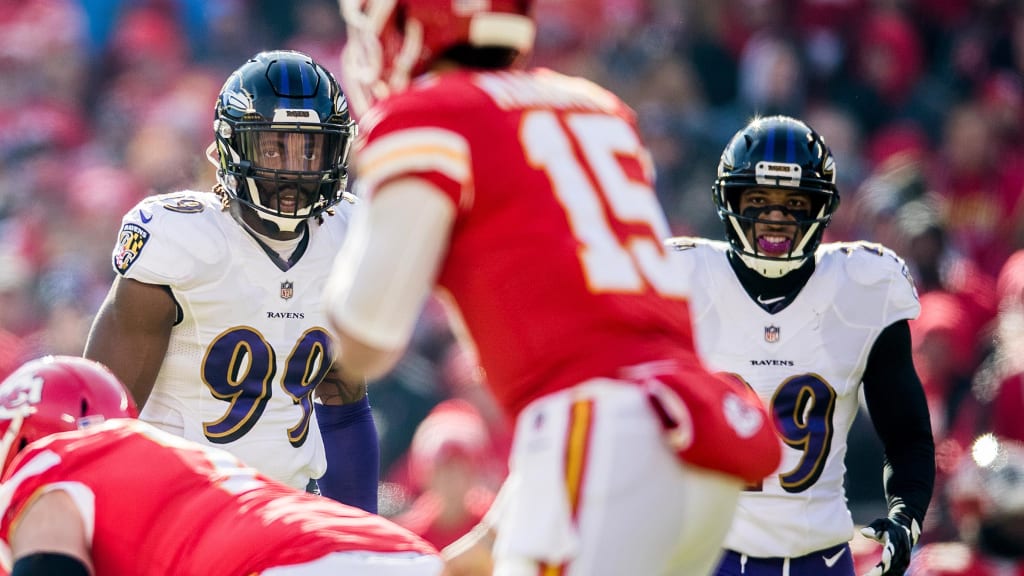 Ravens CB Marlon Humphrey on sideline with helmet off vs Chiefs