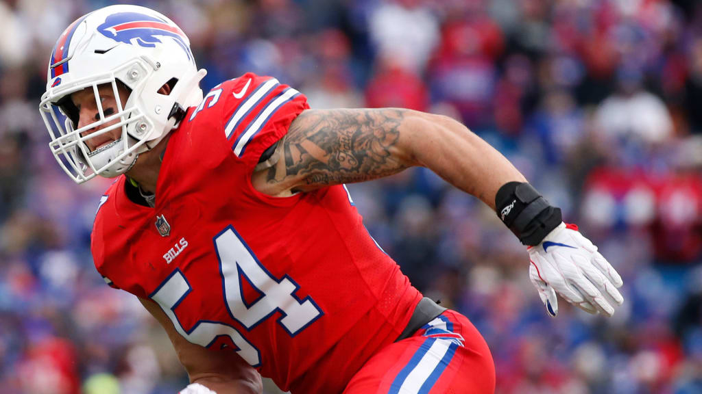 Buffalo Bills linebacker A.J. Klein (54) in action against the New